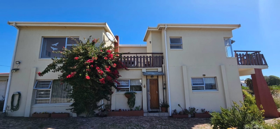 6 Bedroom Property for Sale in De Kelders Western Cape